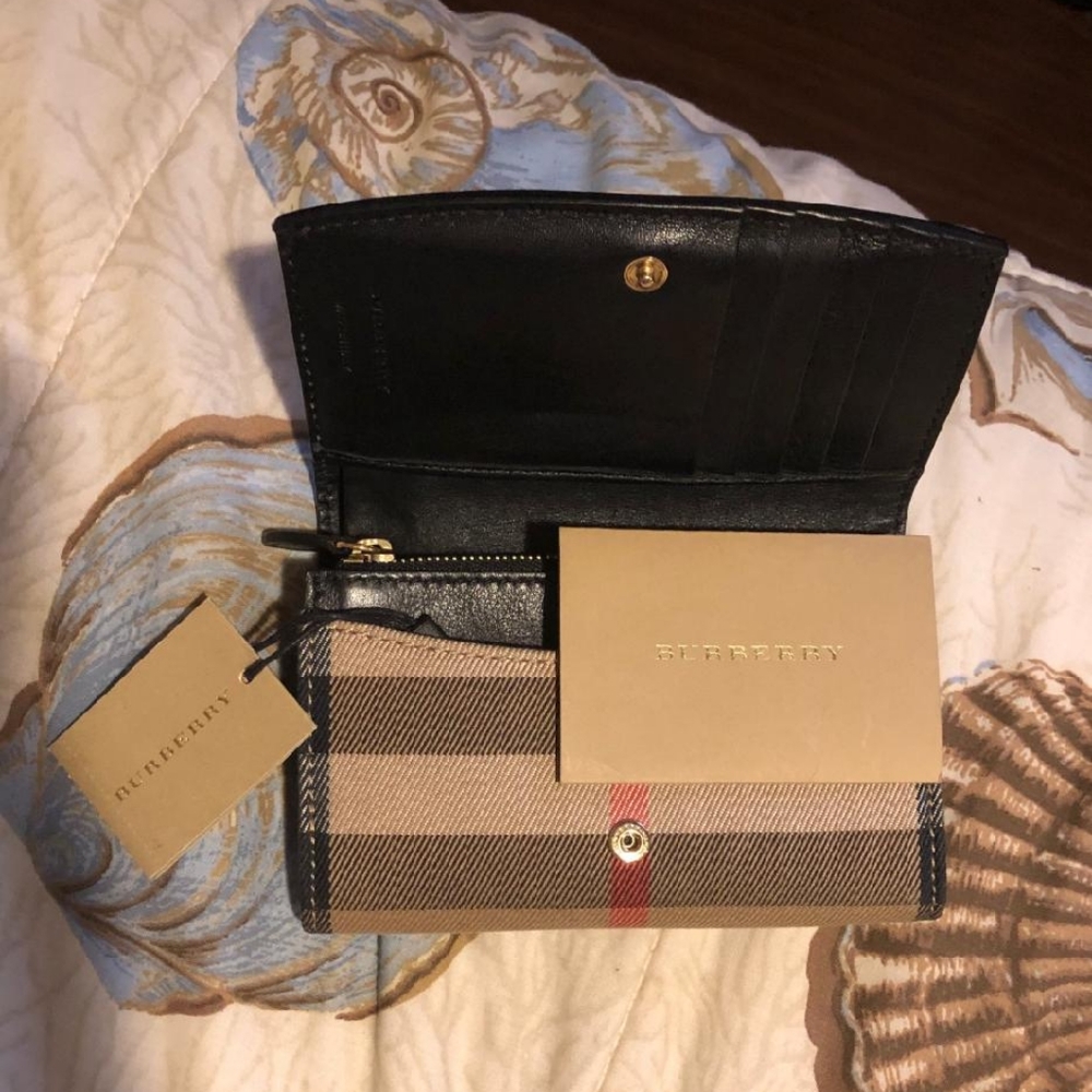 Burberry Wallet - Picture 3 of 3